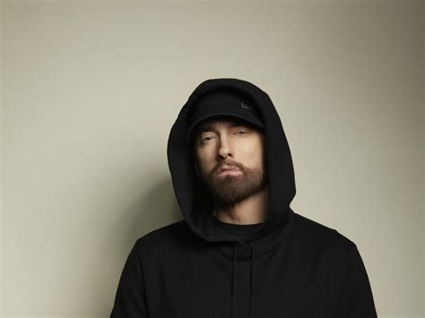 Somebody Save Me di Eminem: traduzione, significato 